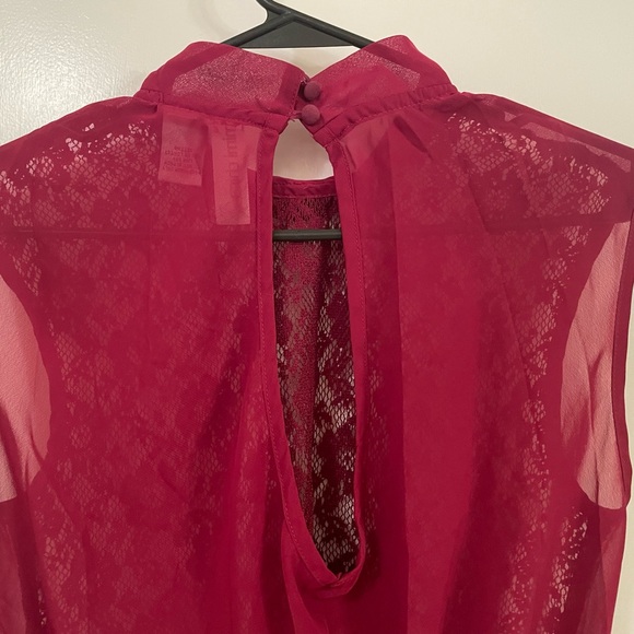 Wine colored flowered print blouse - Picture 6 of 8